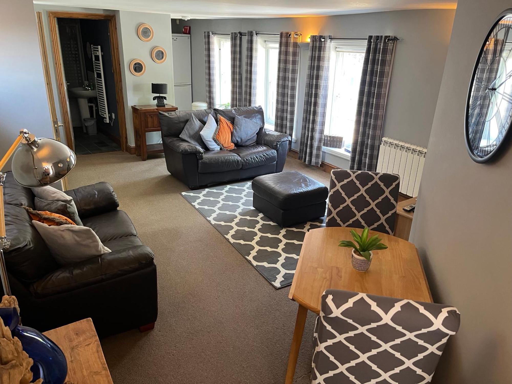 צ'סטרפילד Large 2-Bed House Derbyshire Off Chatsworth Rd מראה חיצוני תמונה