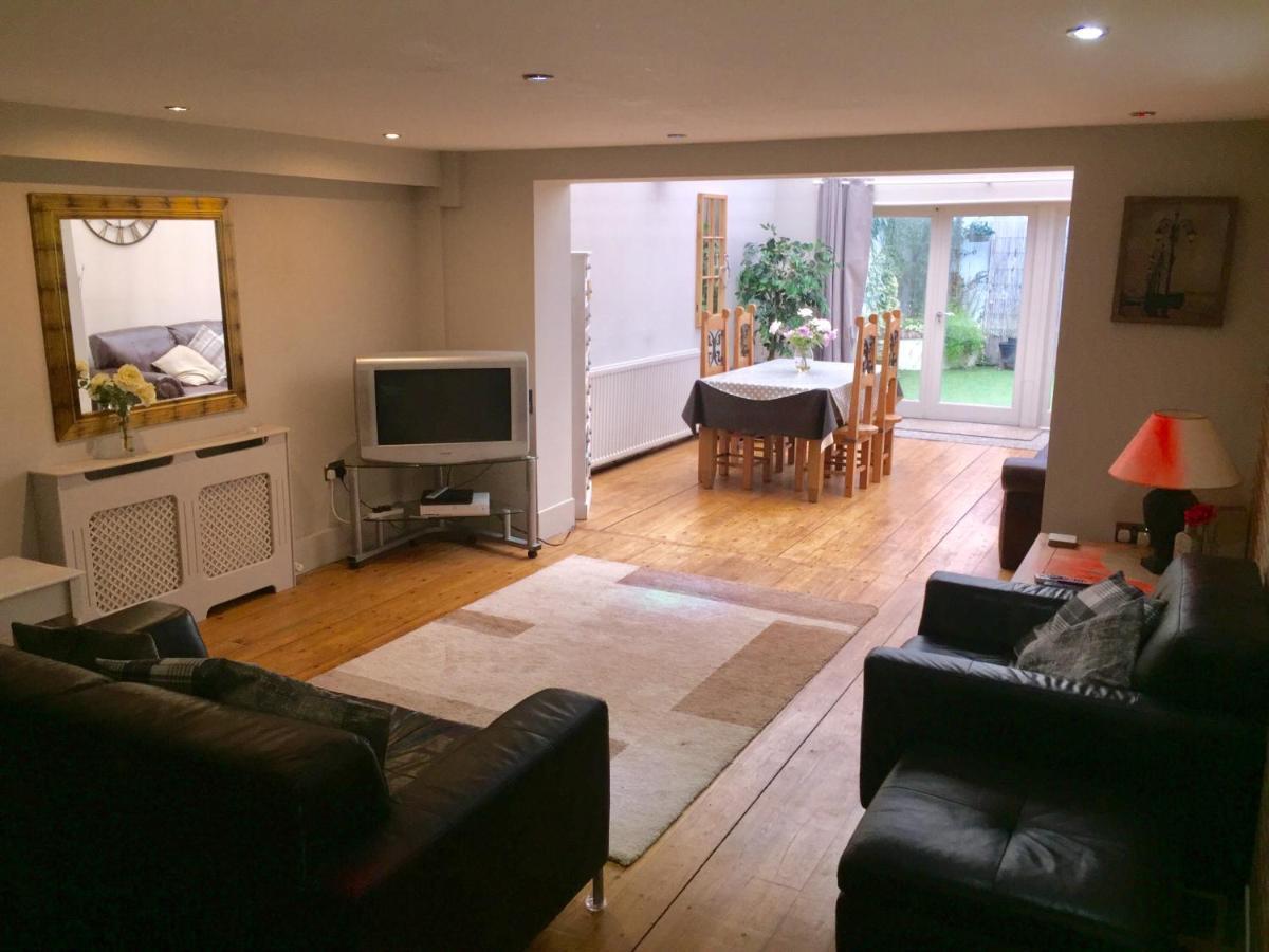 צ'סטרפילד Large 2-Bed House Derbyshire Off Chatsworth Rd מראה חיצוני תמונה