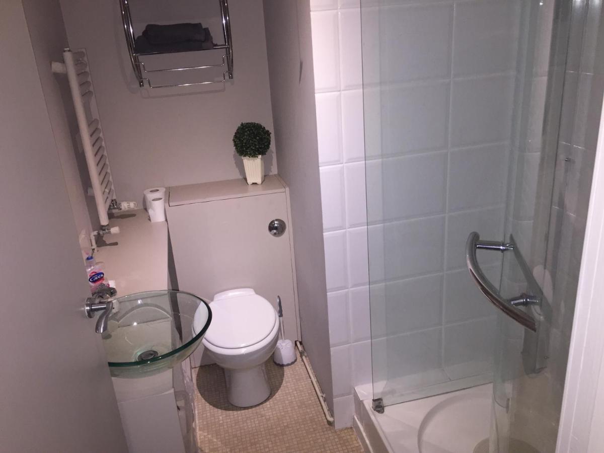 צ'סטרפילד Large 2-Bed House Derbyshire Off Chatsworth Rd מראה חיצוני תמונה